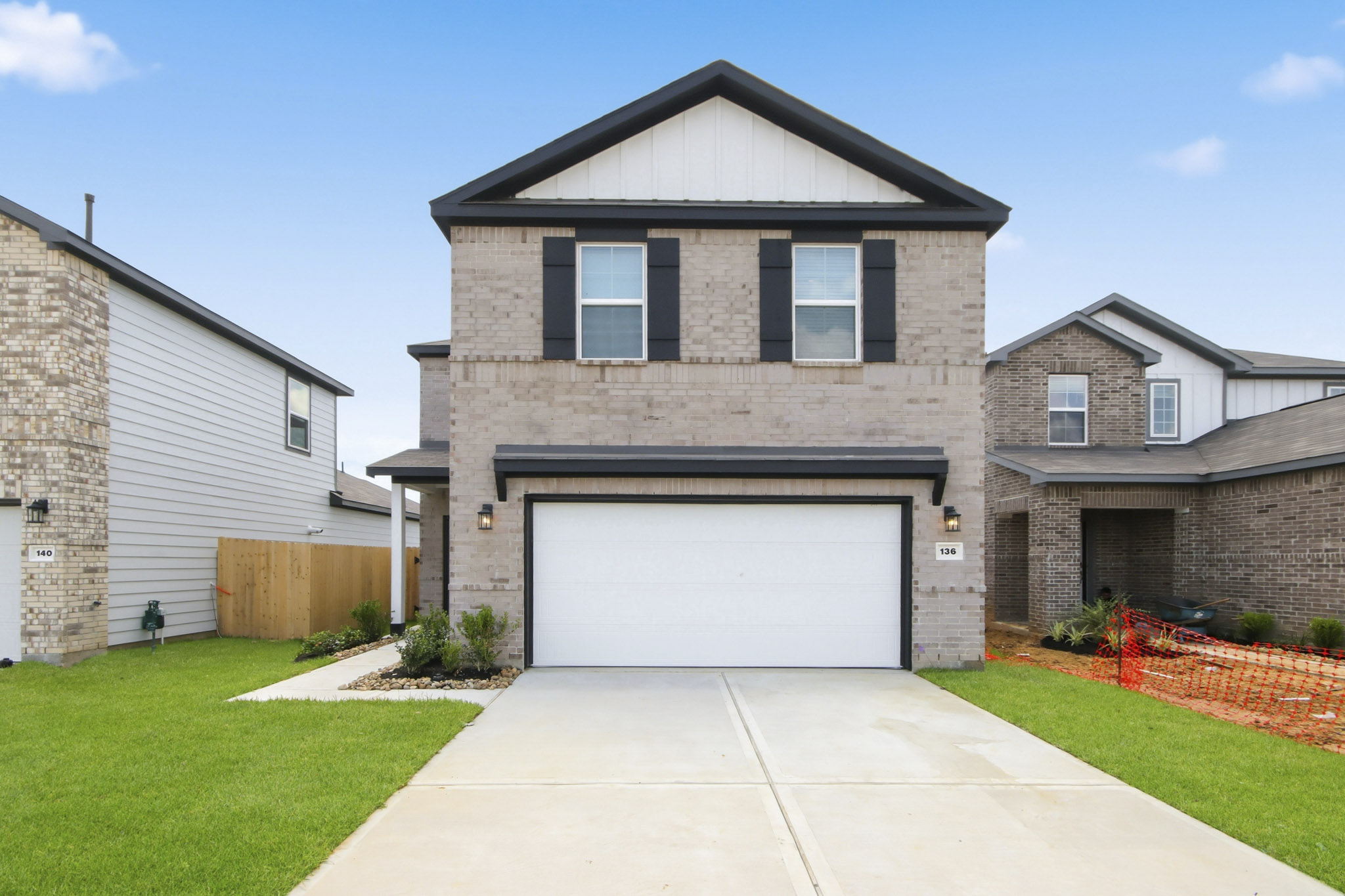 010312 136 Rising Cedar Lane