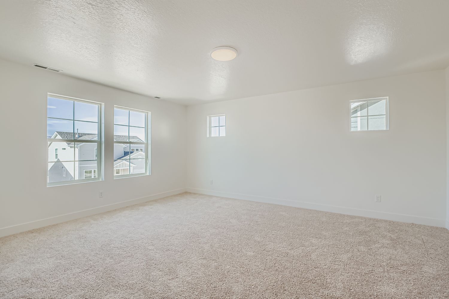 A room with windows.